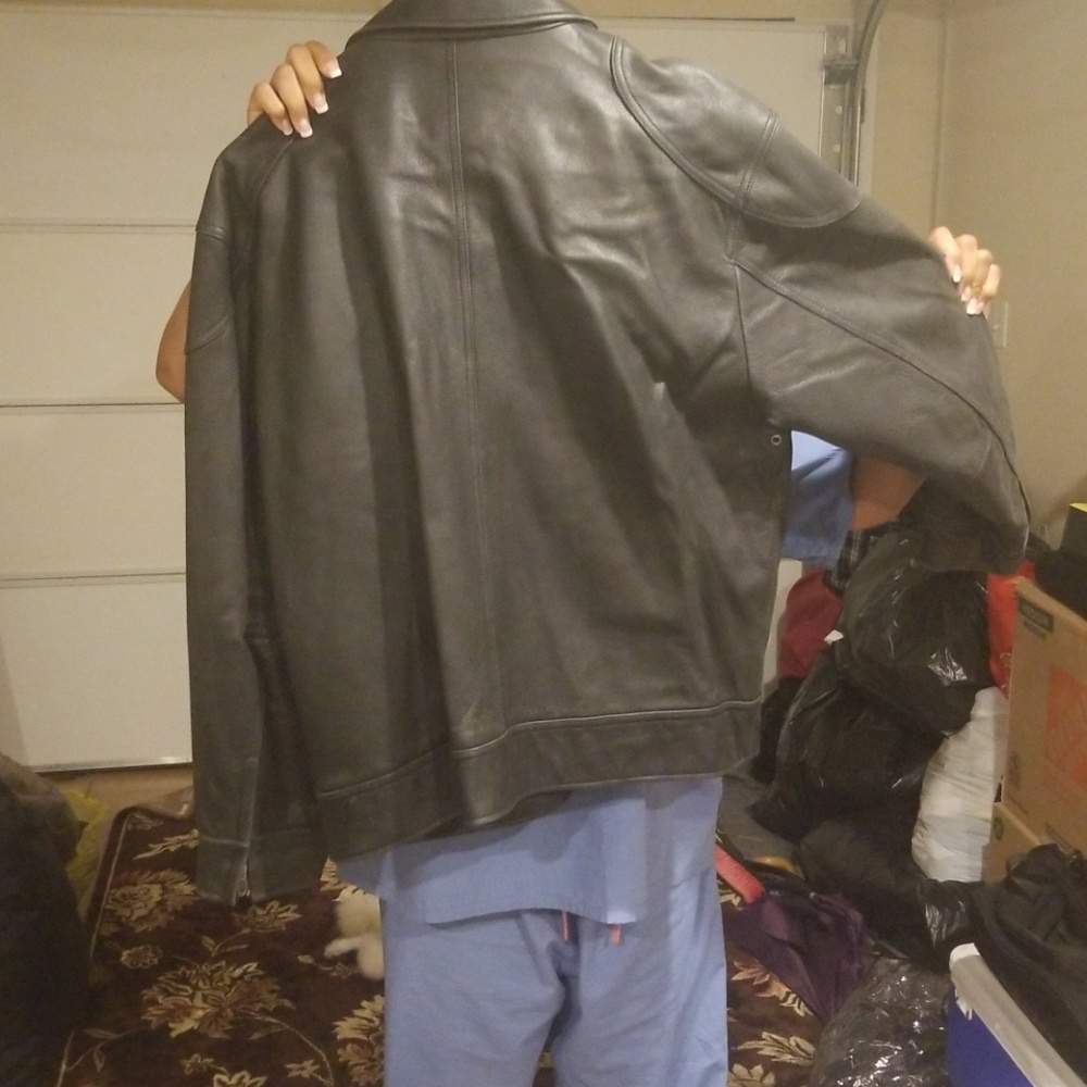 Leather jacket - Picture 2 of 2
